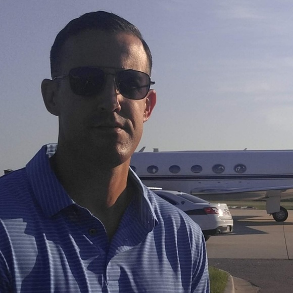 Meet your Posher, Kirk - Picture 2 of 2